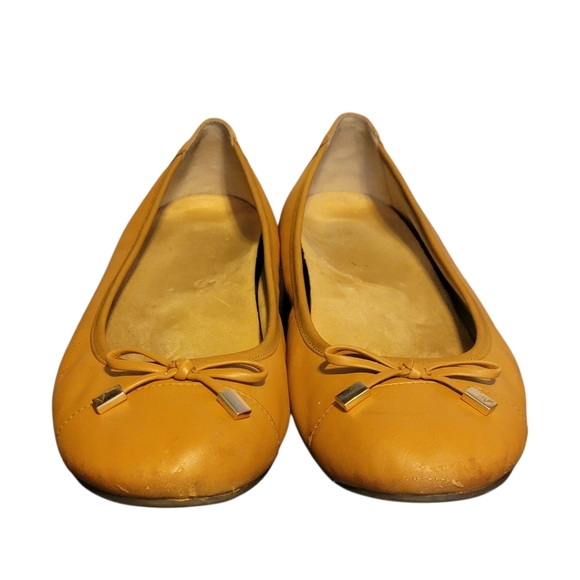 Vionic Tan Flats - Picture 2 of 11